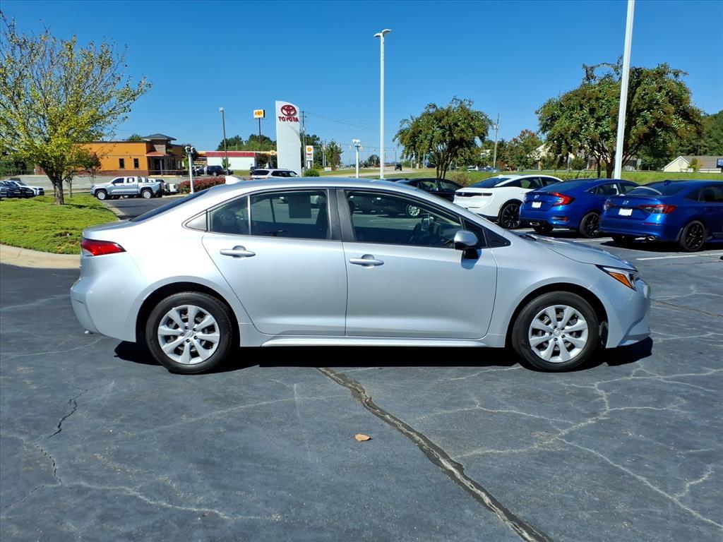 2023 Toyota Corolla Hybrid LE photo 8