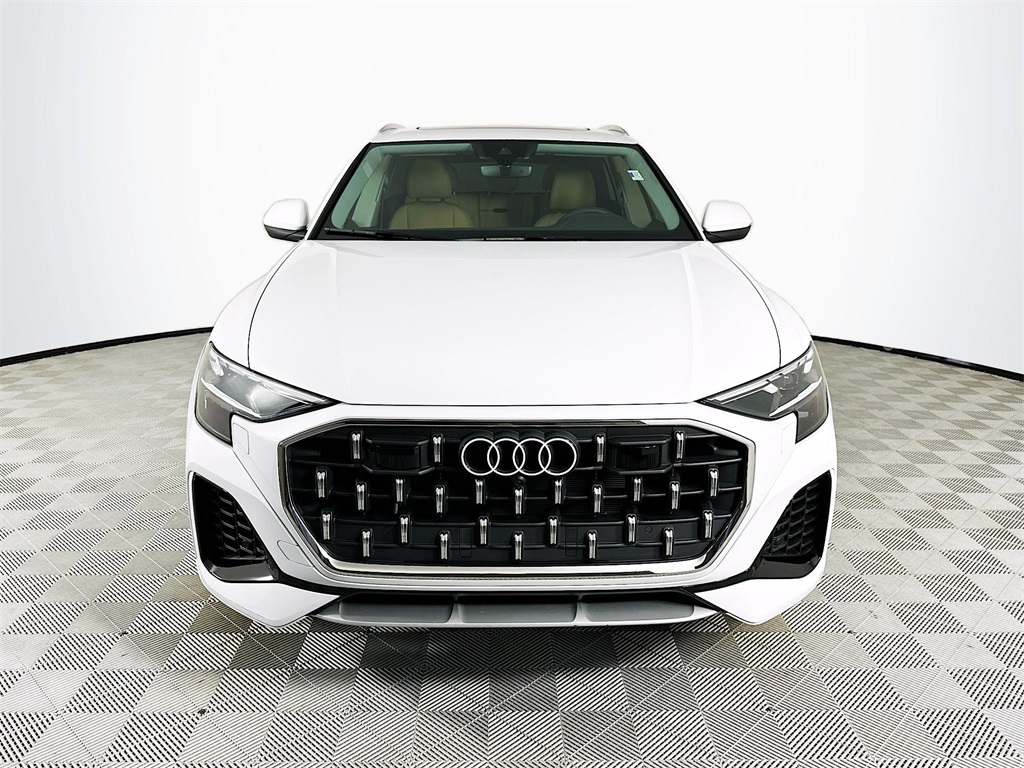 2025 Audi Q8 55 Premium Plus photo 2
