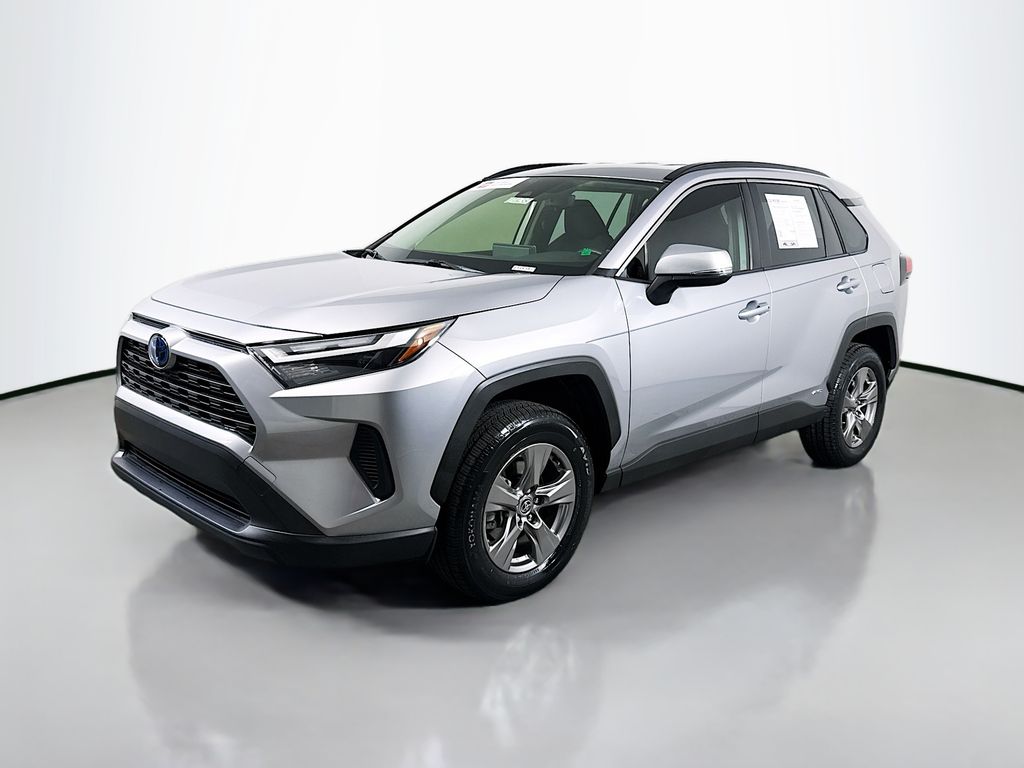 2023 Toyota RAV4 Hybrid XLE photo 3