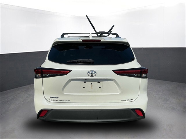 2020 Toyota Highlander XLE photo 3