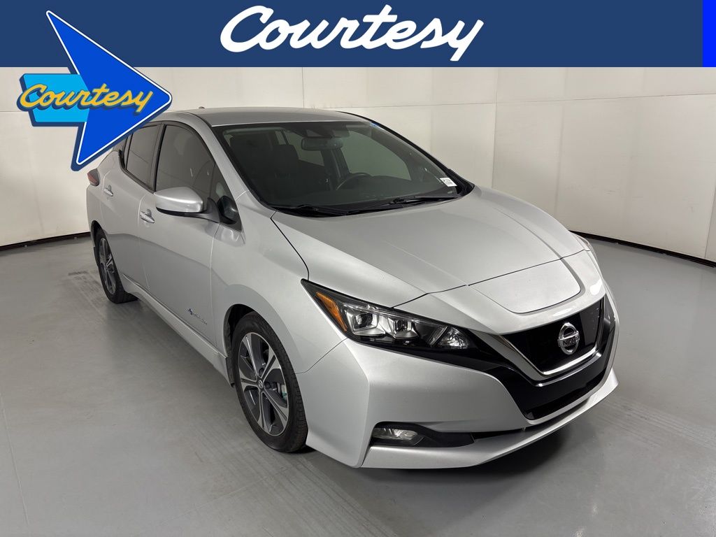 2018 Nissan LEAF SV's photo