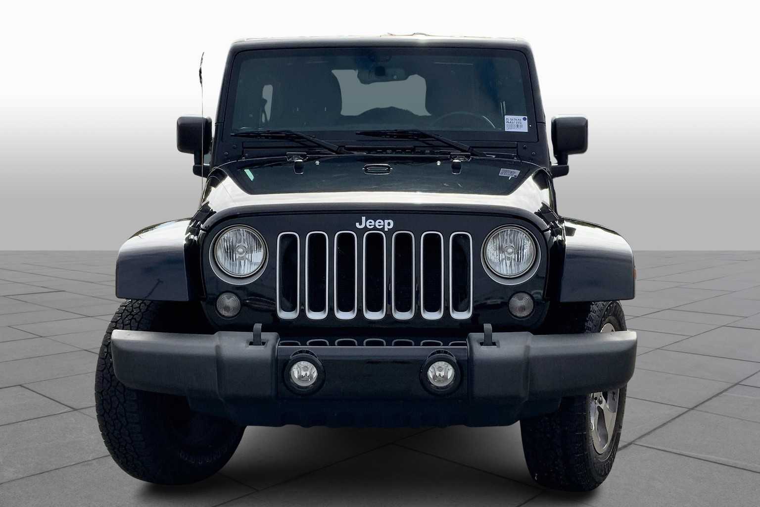2016 Jeep Wrangler Unlimited Sahara photo 3