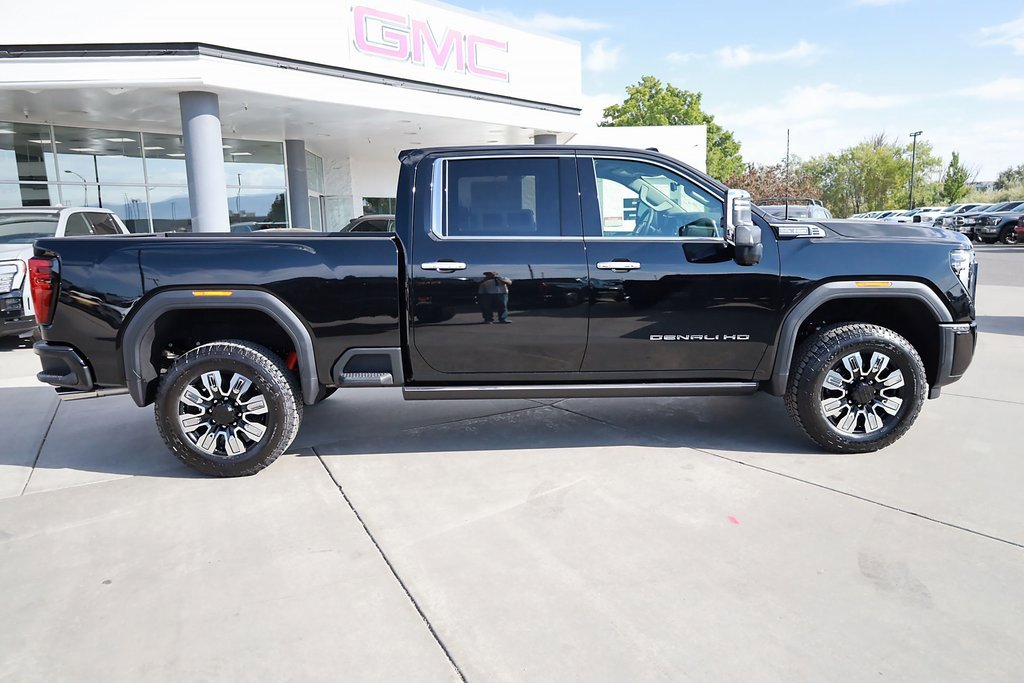 2026 Gmc Sierra 3500 HD Denali photo 7