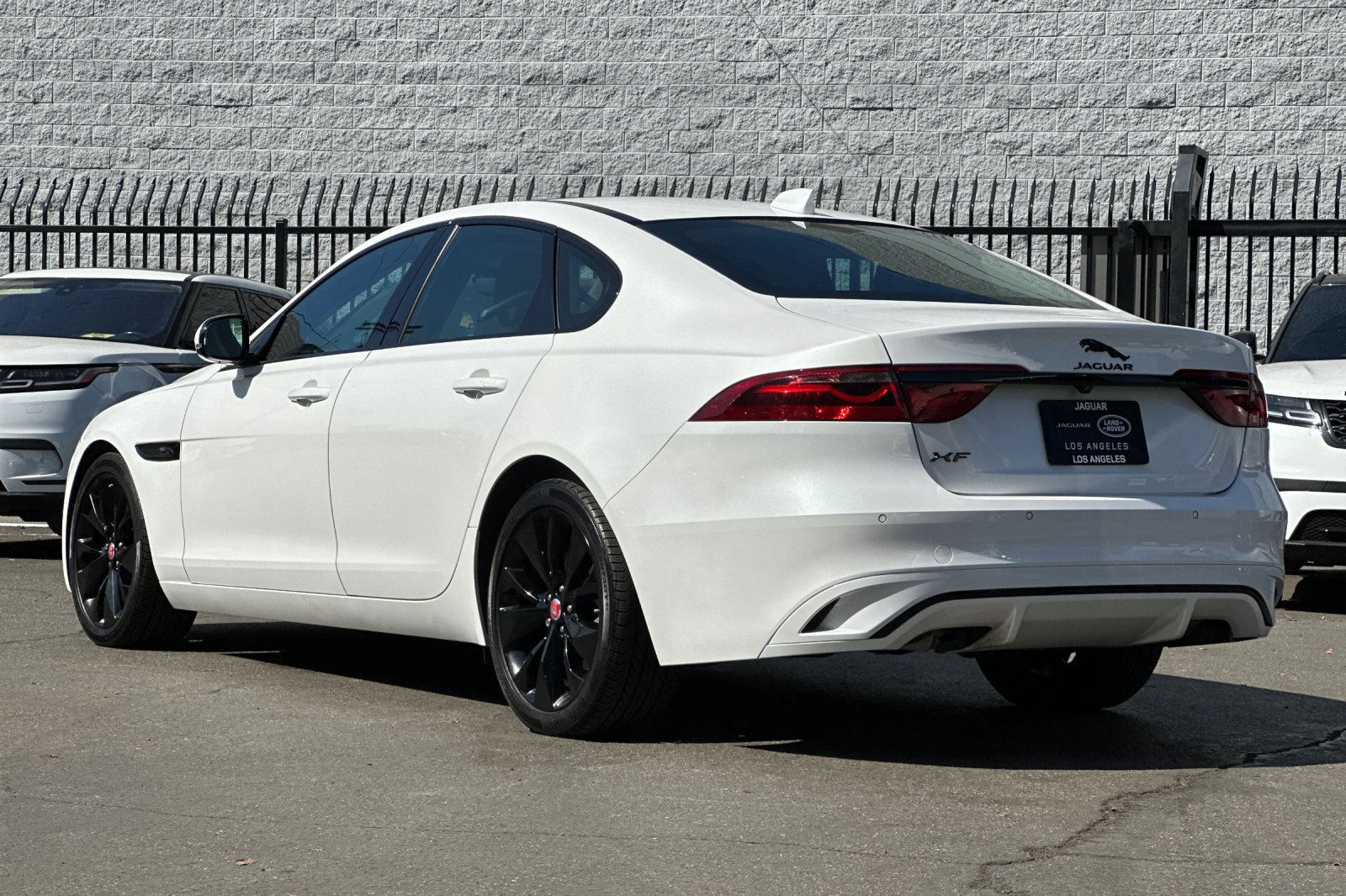 2023 Jaguar XF SE photo 3