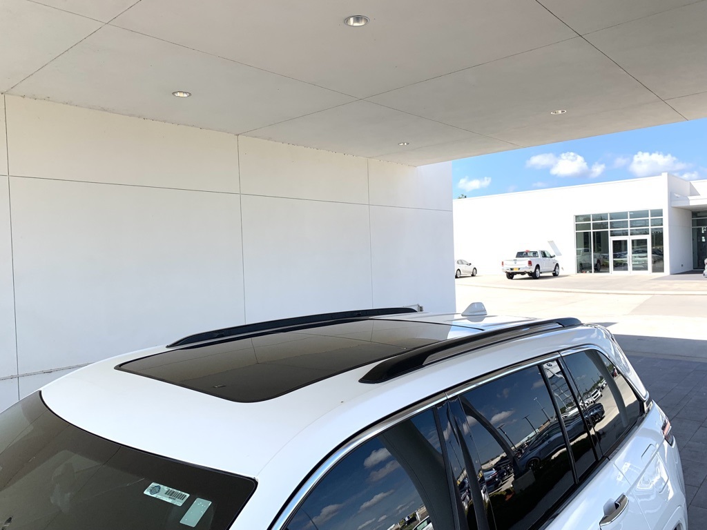 2022 Jeep Grand Cherokee Overland photo 10