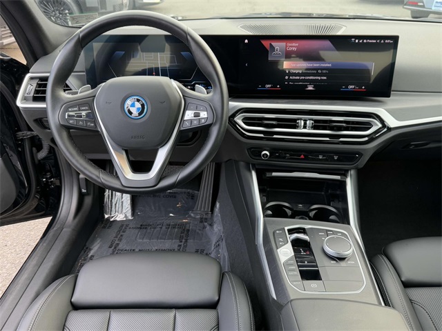 2023 Bmw 330e photo 2