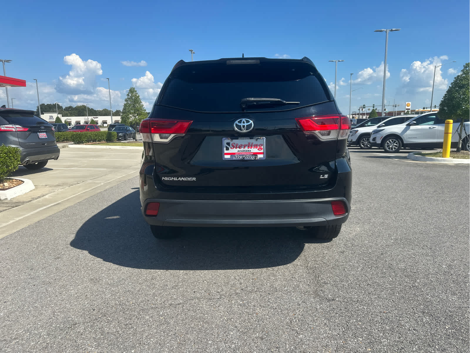 2018 Toyota Highlander LE photo 3