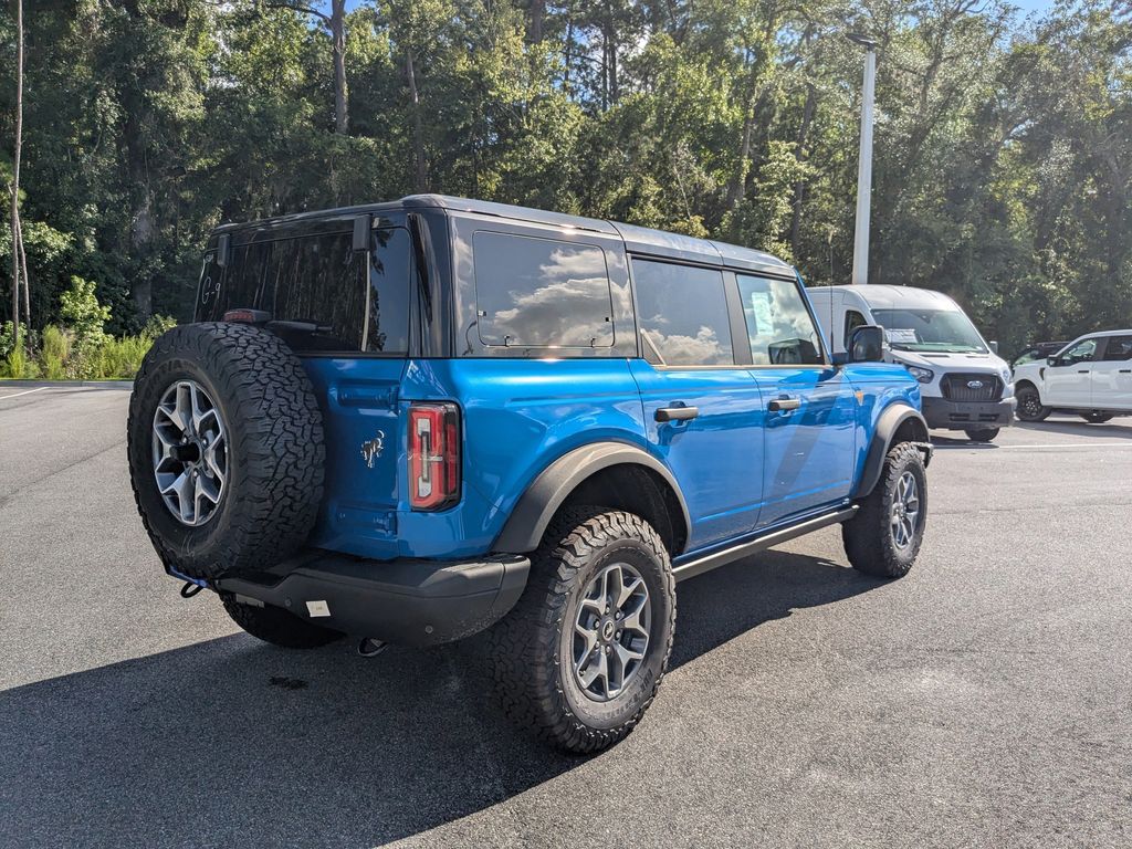 2025 Ford Bronco Badlands photo 3