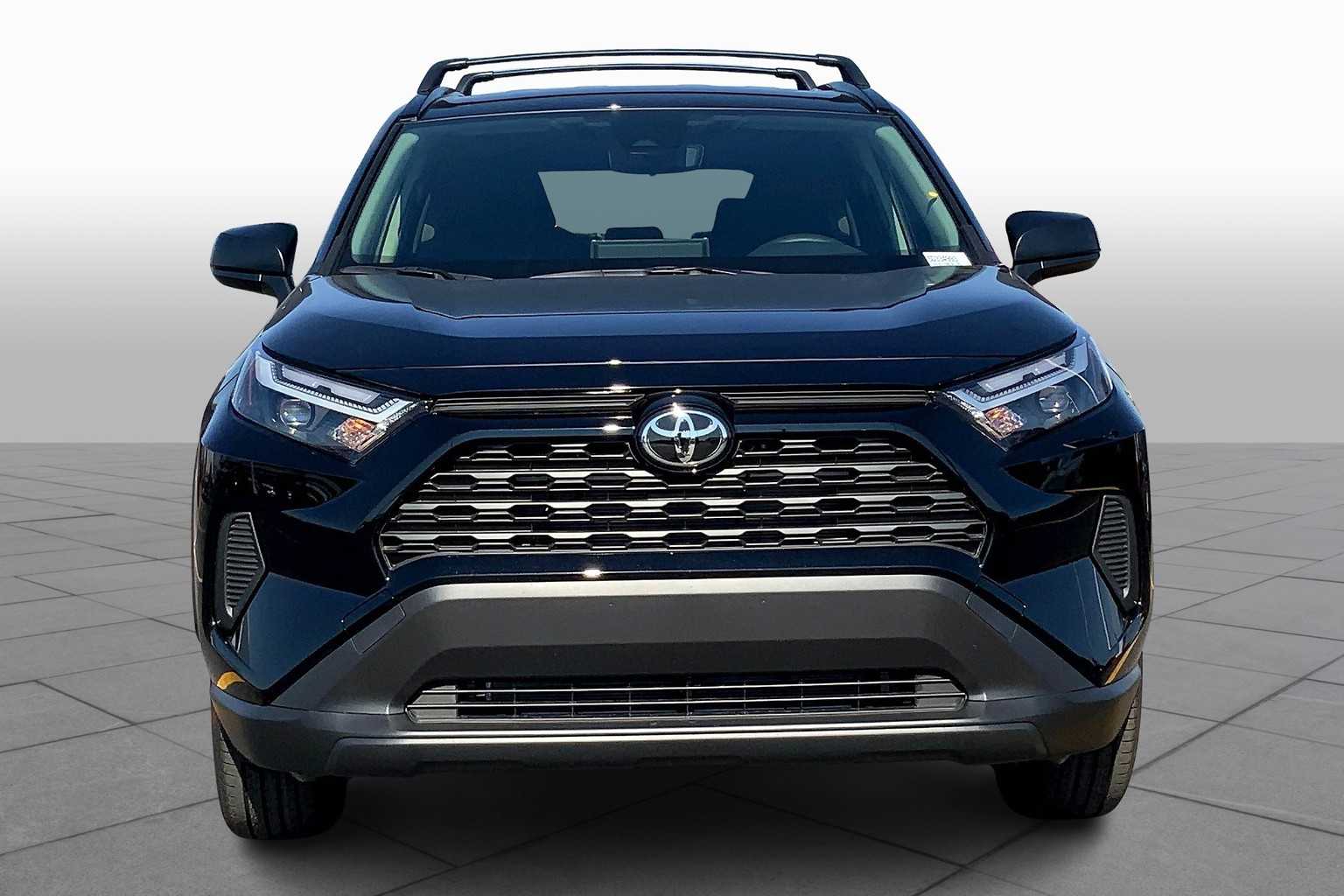 2025 Toyota RAV4 Hybrid LE photo 3