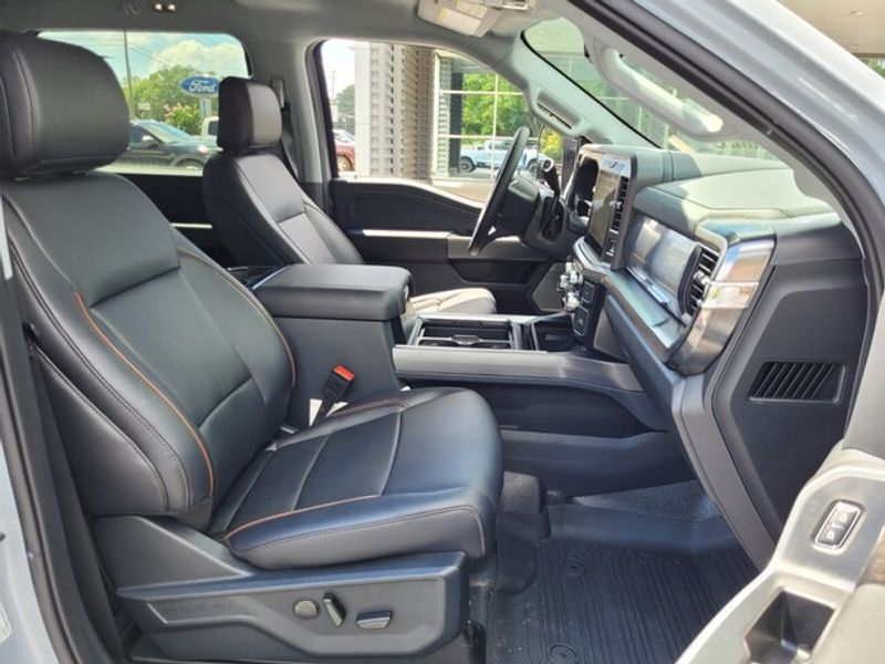 2025 Ford F-350 Lariat photo 16