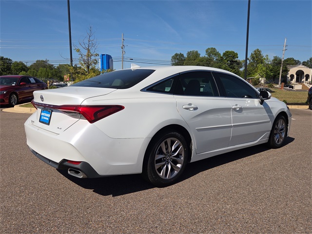 2019 Toyota Avalon XLE photo 3