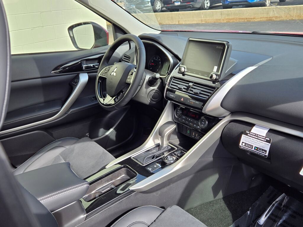 2025 Mitsubishi Eclipse Cross SEL photo 4