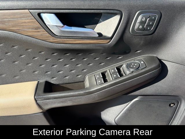 2020 Ford Escape Titanium photo 10
