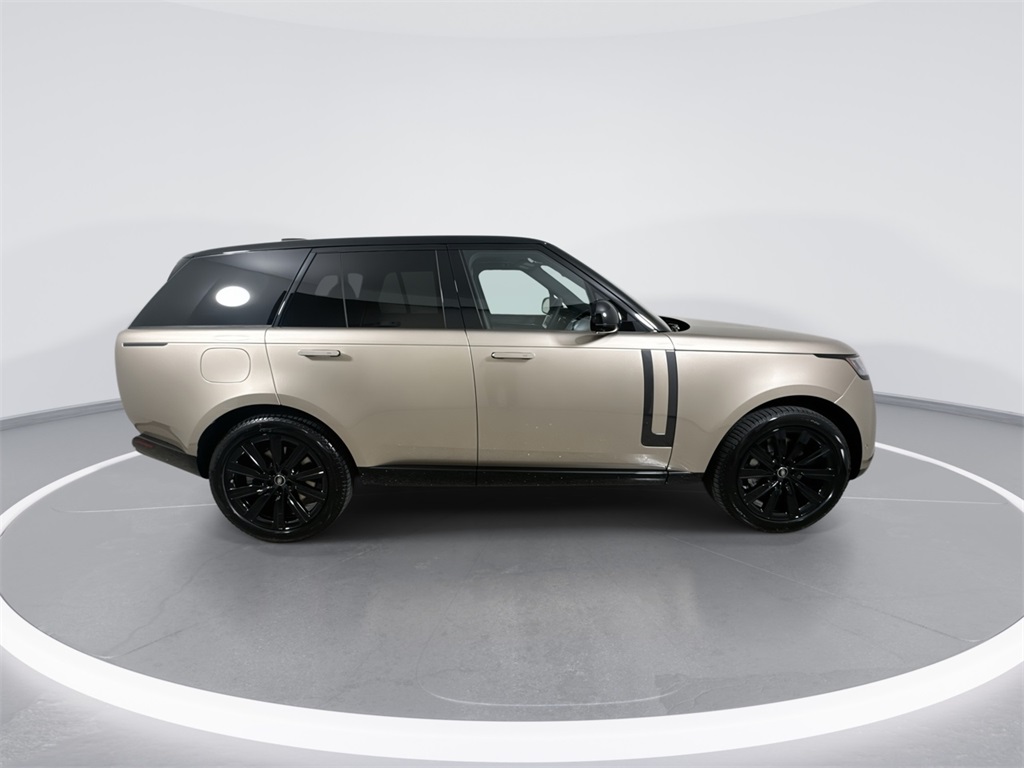 2025 Land Rover Range Rover SE photo 8
