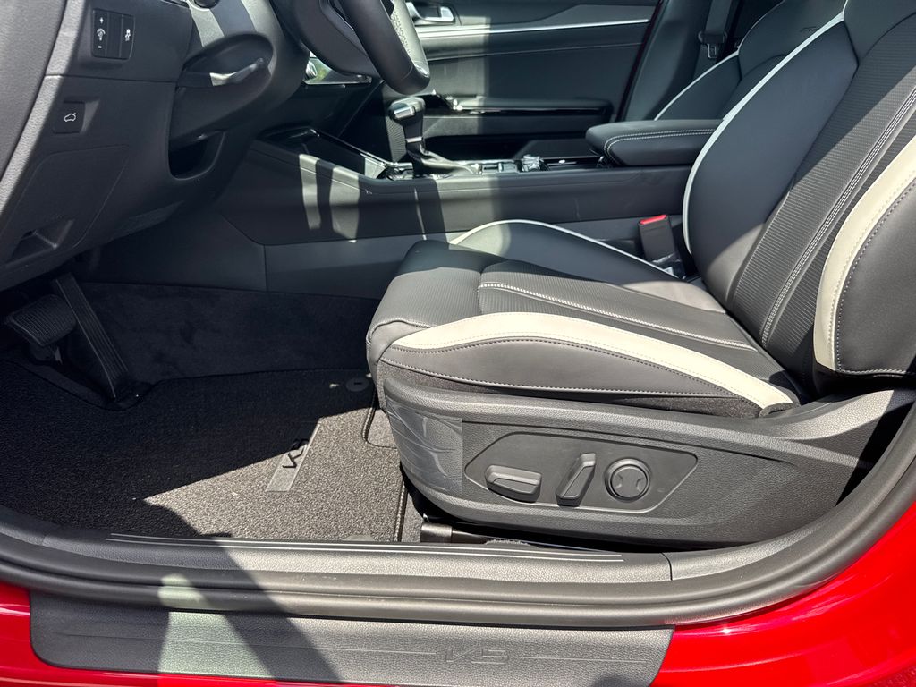 2026 Kia K5 GT-Line photo 10