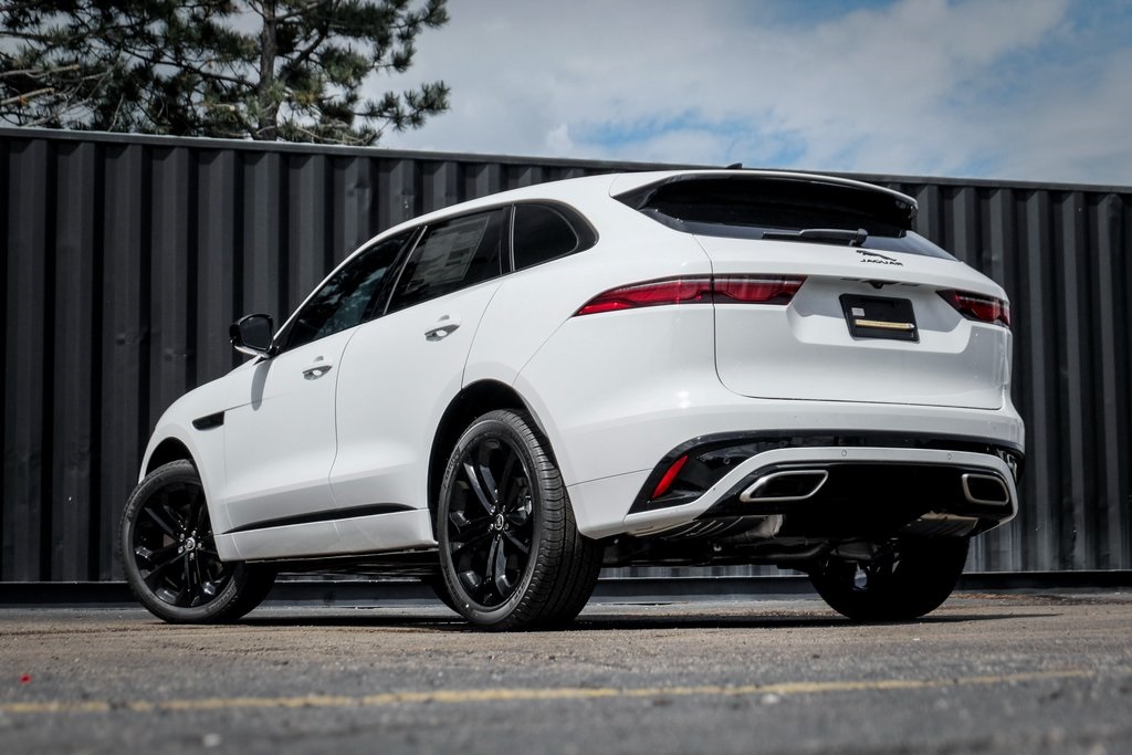2025 Jaguar F-PACE P400 R-Dynamic S photo 2