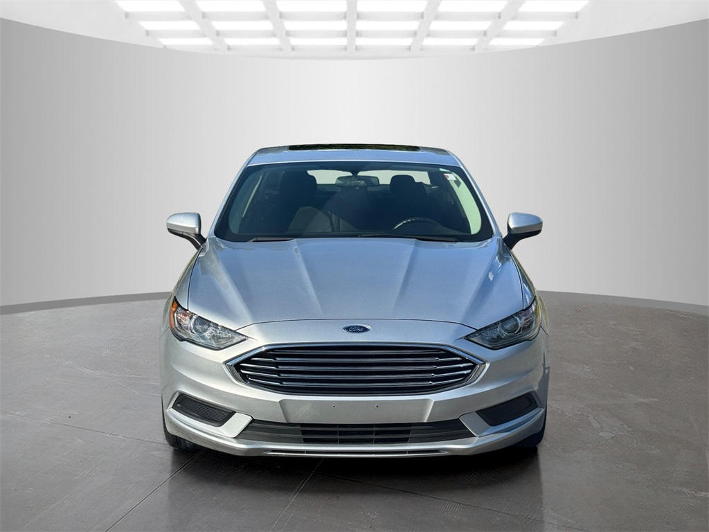 2018 Ford Fusion SE photo 2