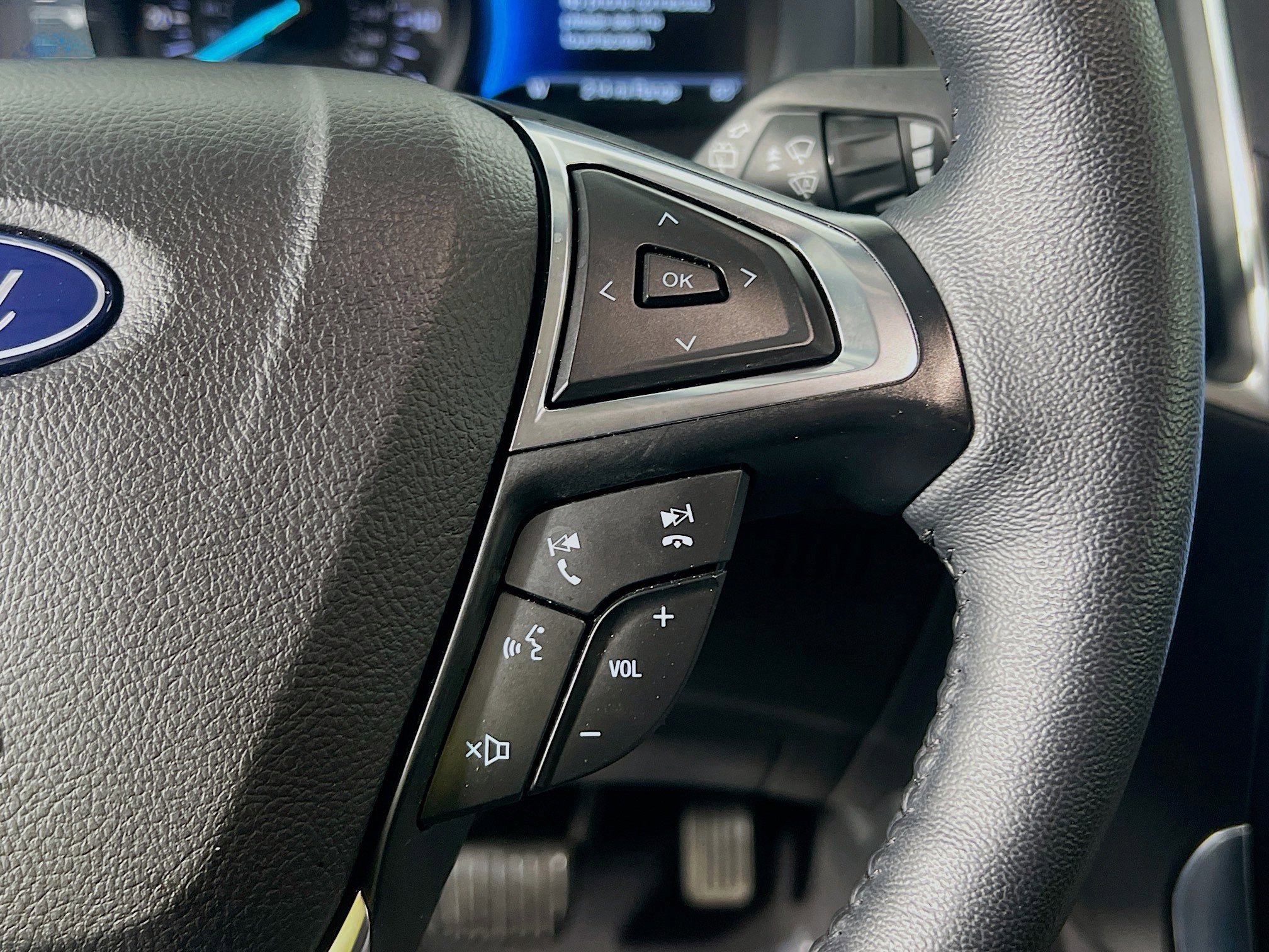 2024 Ford Edge Titanium photo 15