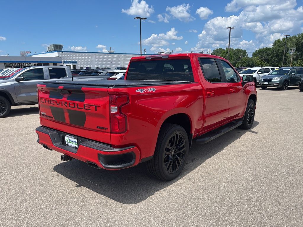 2021 Chevrolet Silverado 1500 RST photo 2