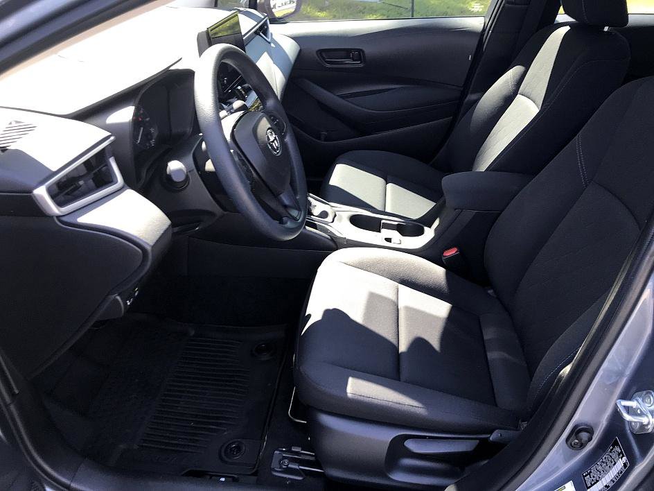 2023 Toyota Corolla LE photo 9