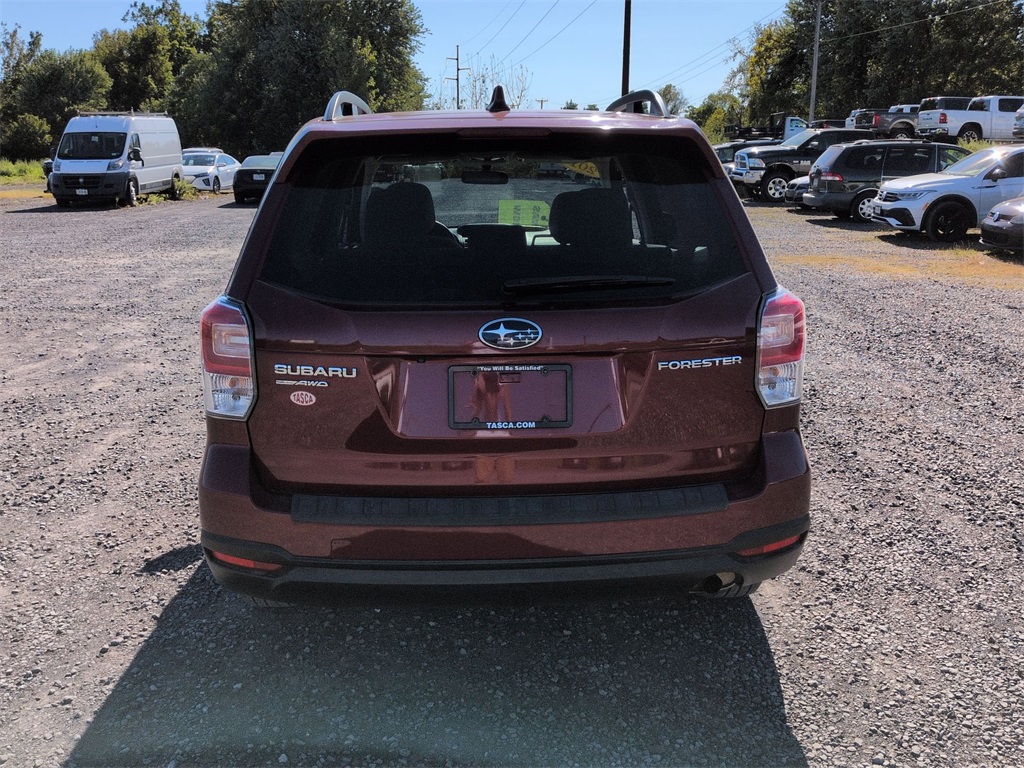 2018 Subaru Forester 2.5i Premium photo 3