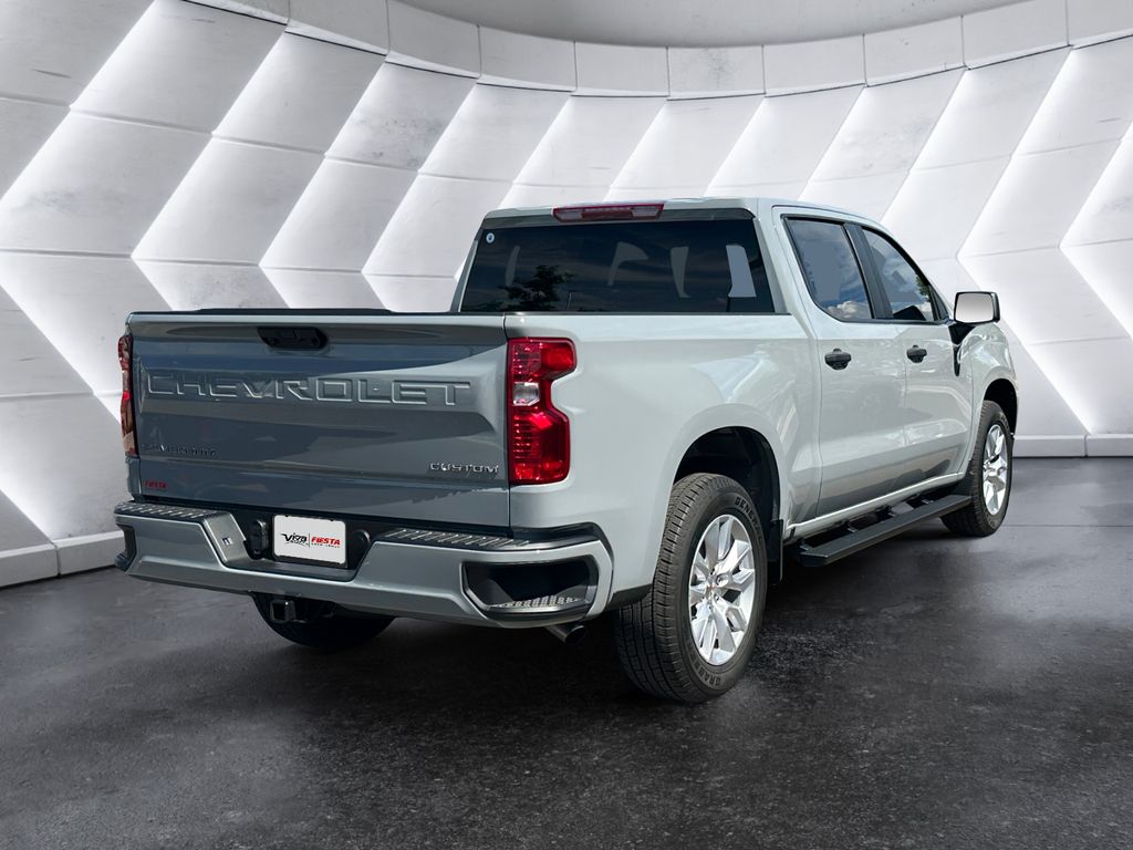 2025 Chevrolet Silverado 1500 Custom photo 4