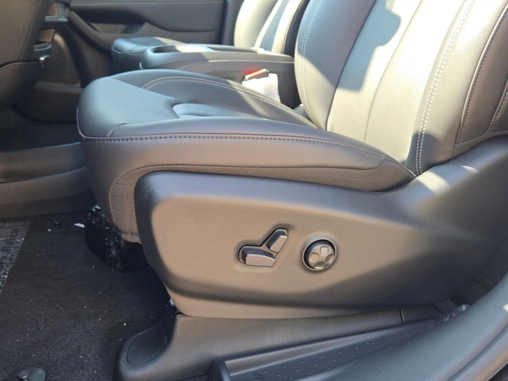 2026 Chrysler Pacifica photo 21