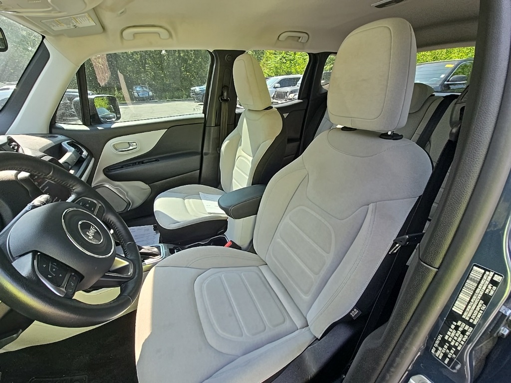 2022 Jeep Renegade Latitude photo 14