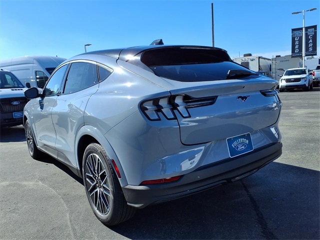 2025 Ford Mustang Mach-E Premium photo 4