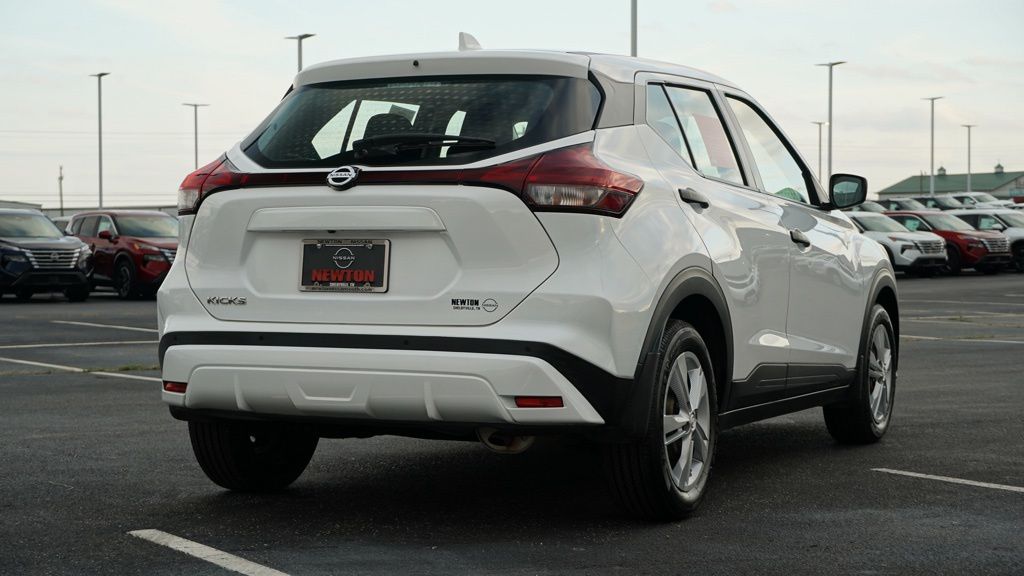 2021 Nissan Kicks S photo 3