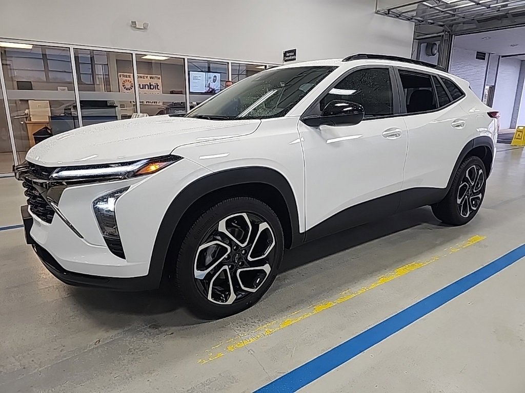 2026 Chevrolet Trax RS's photo