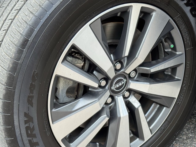 2024 Nissan Pathfinder SL photo 6