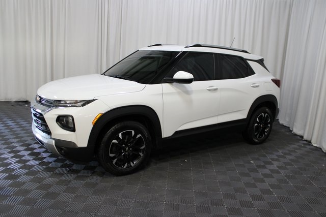 2022 Chevrolet Trailblazer LT photo 2