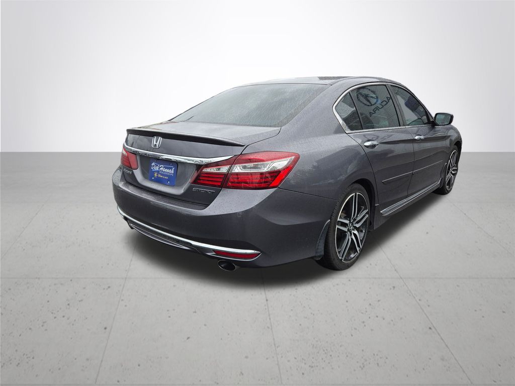 2017 Honda Accord Sport photo 4