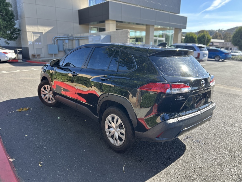 Used 2022 Black Toyota L image 5