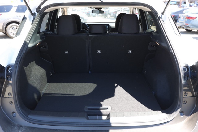2026 Nissan Kicks SV photo 13