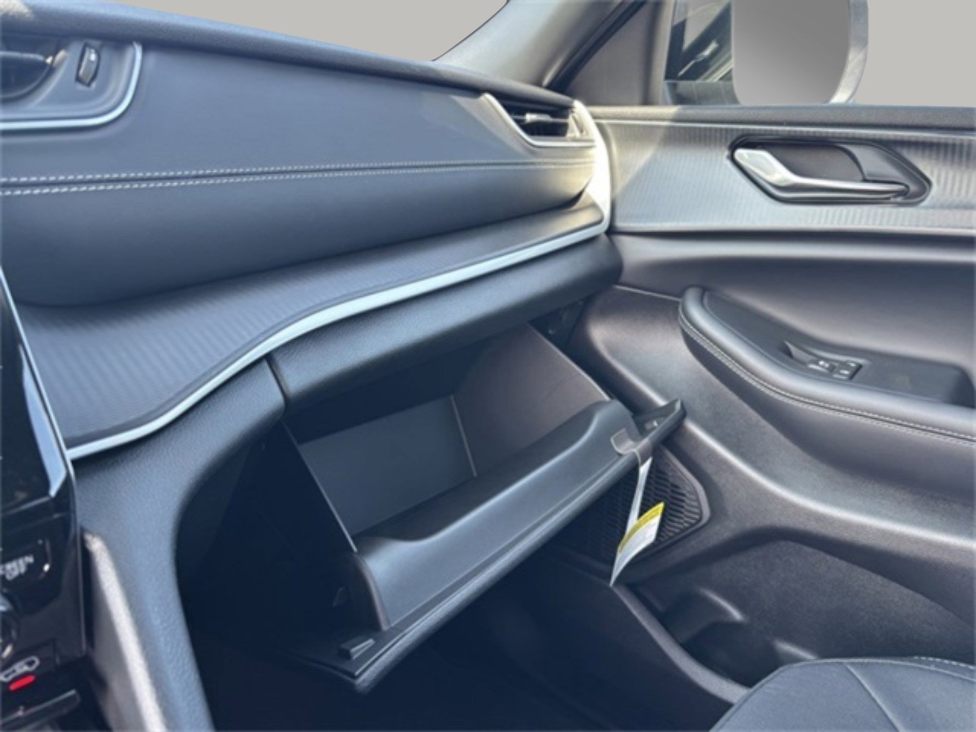 2025 Jeep Grand Cherokee Laredo Altitude photo 24