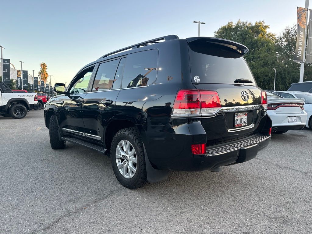 2019 Toyota Land Cruiser Base photo 3