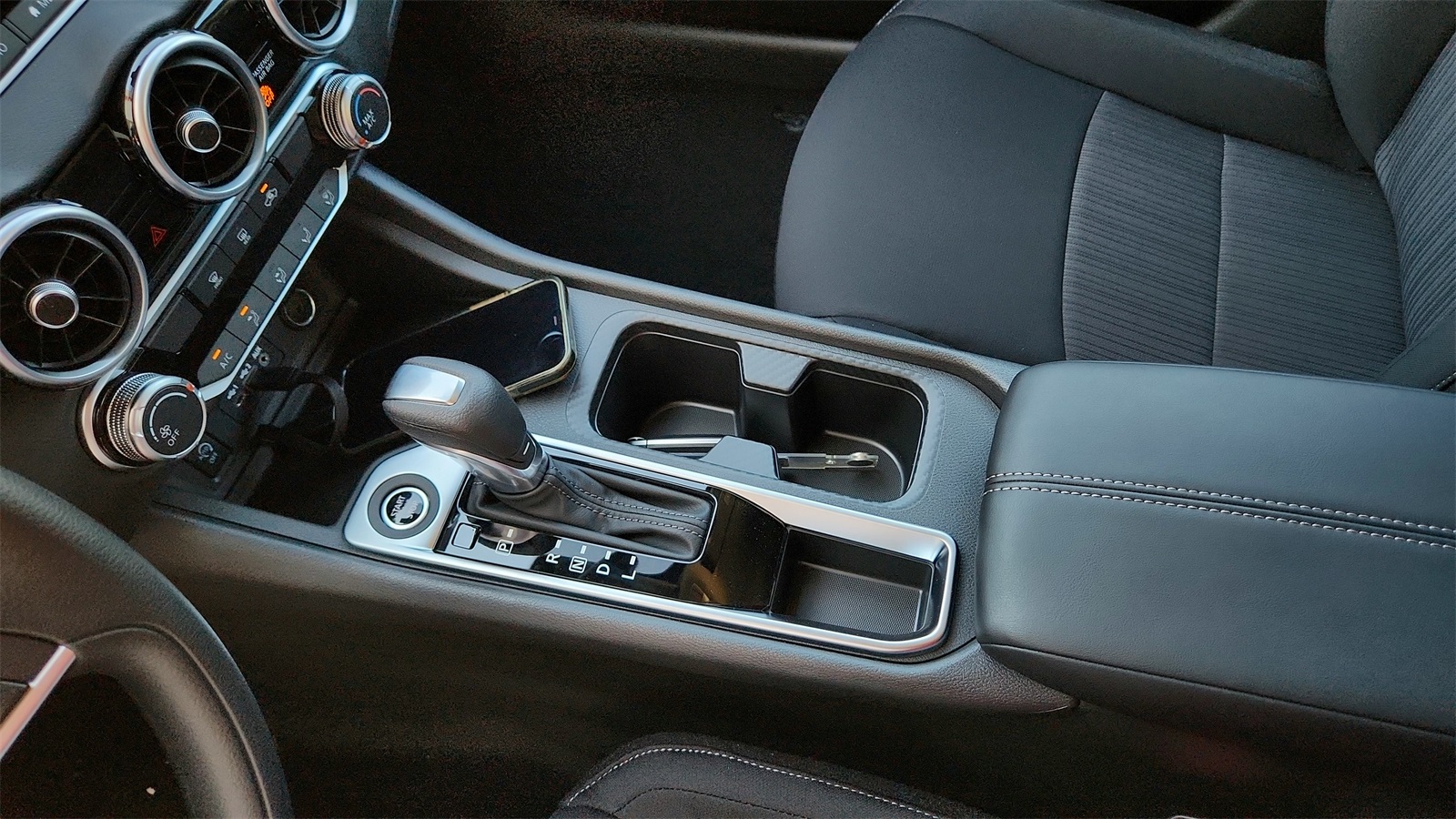 2025 Nissan Sentra SV photo 16