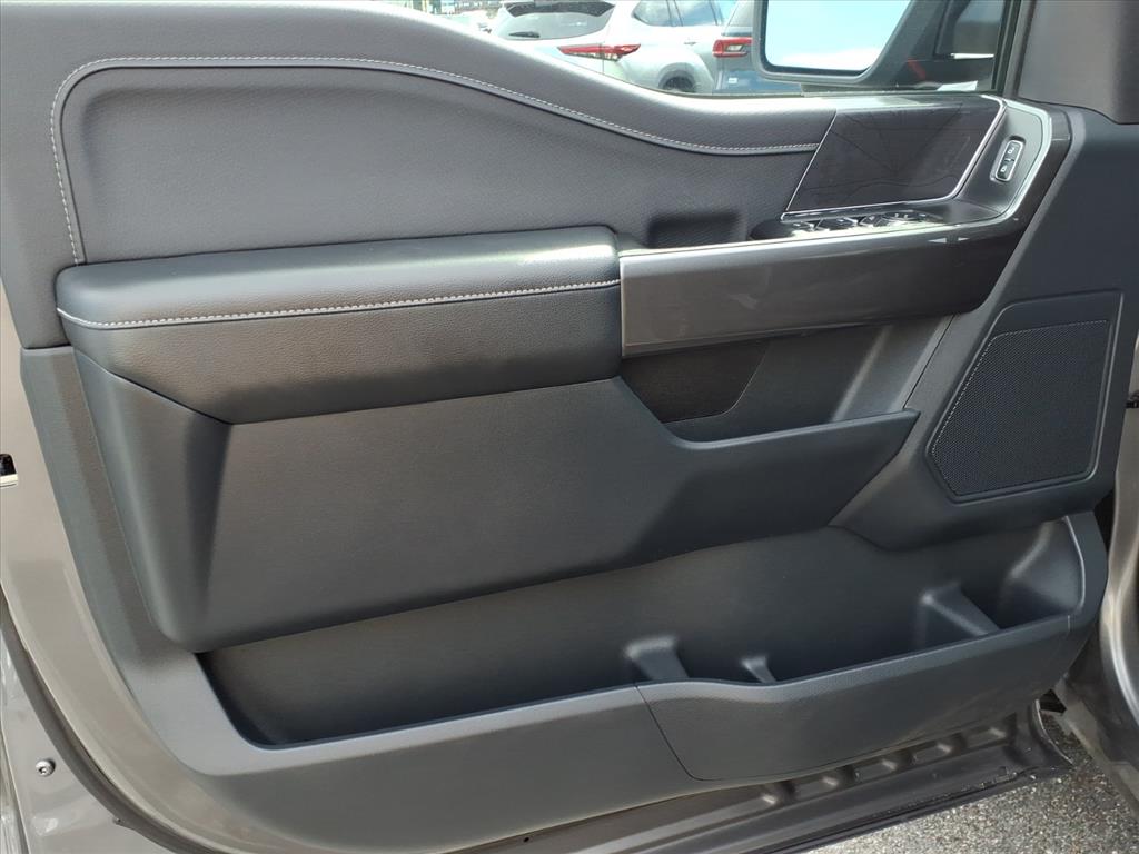 2021 Ford F-150 XLT photo 8