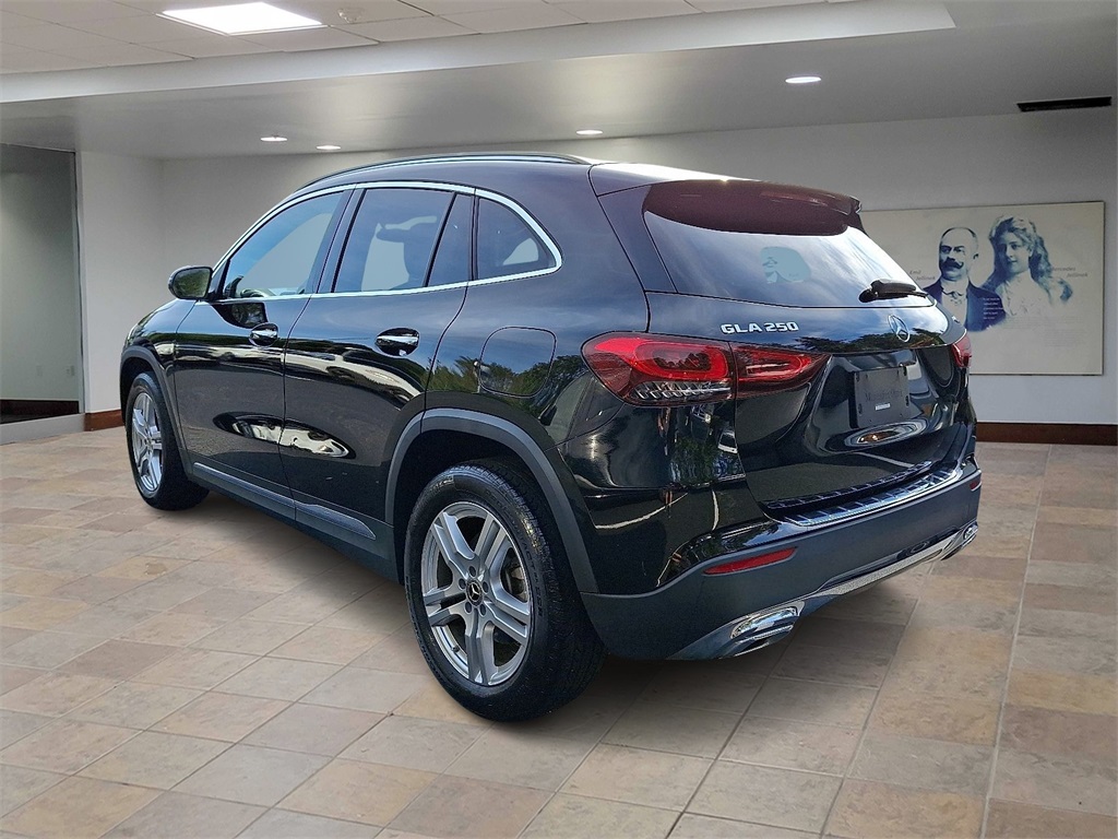 2022 Mercedes Benz GLA 250 4MATIC photo 3