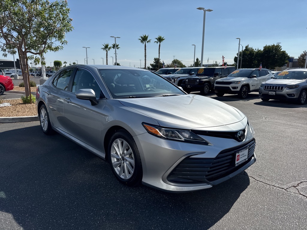 2023 Toyota Camry LE photo 4