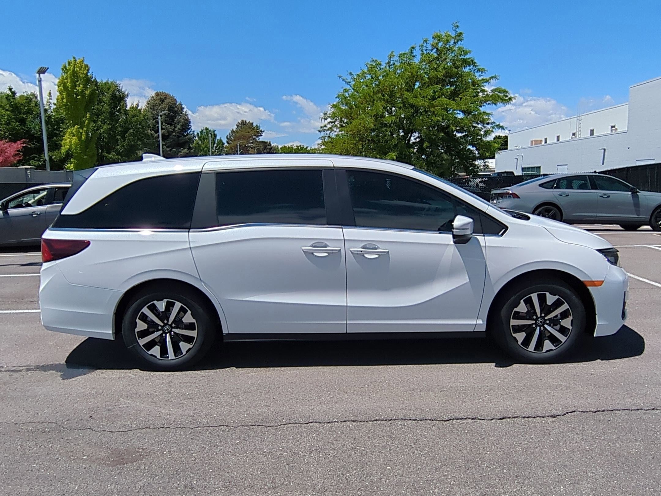 2026 Honda Odyssey EX-L photo 2