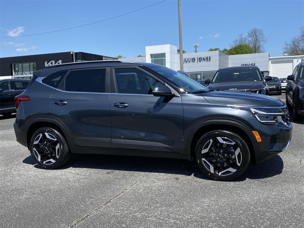 2025 Kia Seltos SX photo 2