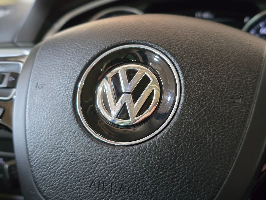 2015 Volkswagen Touareg V6 FSI TDI Hybrid photo 18