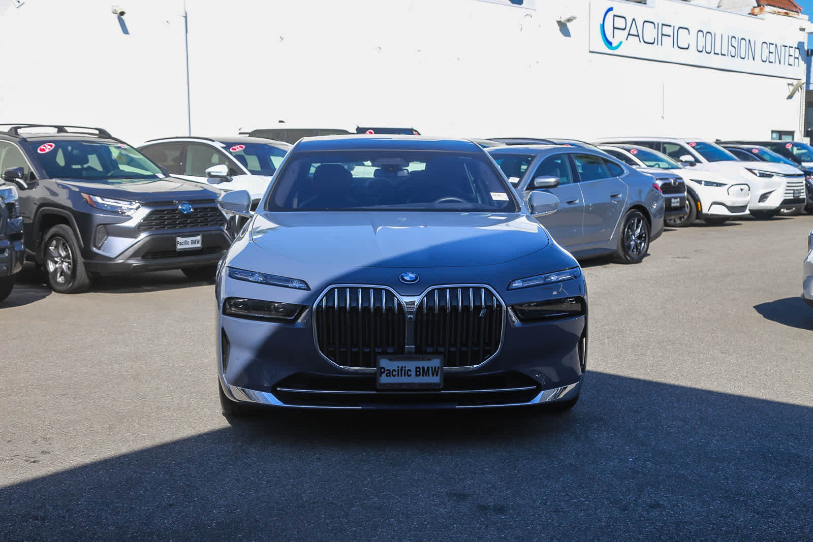 Used 2025 BMW i7 60 with VIN WBY53EJ09SCU64431 for sale in Glendale, CA