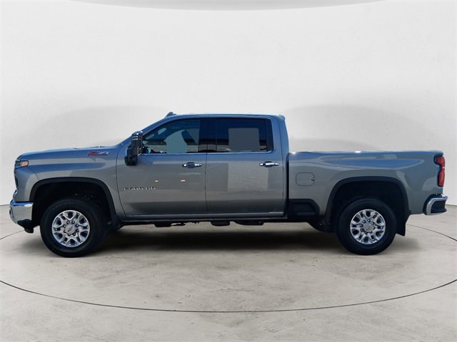 2025 Chevrolet Silverado 2500HD LTZ photo 2