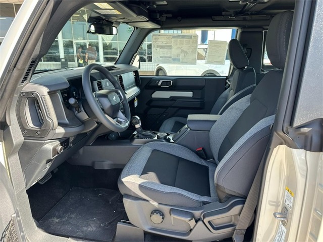2025 Ford Bronco Base photo 5