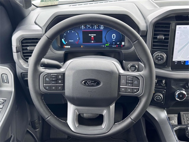 2025 Ford F-150 XLT photo 17
