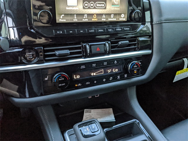 2025 Nissan Pathfinder SL photo 18